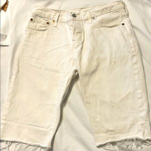 🌈💥Levi’s 501 CT over the knee shorts White